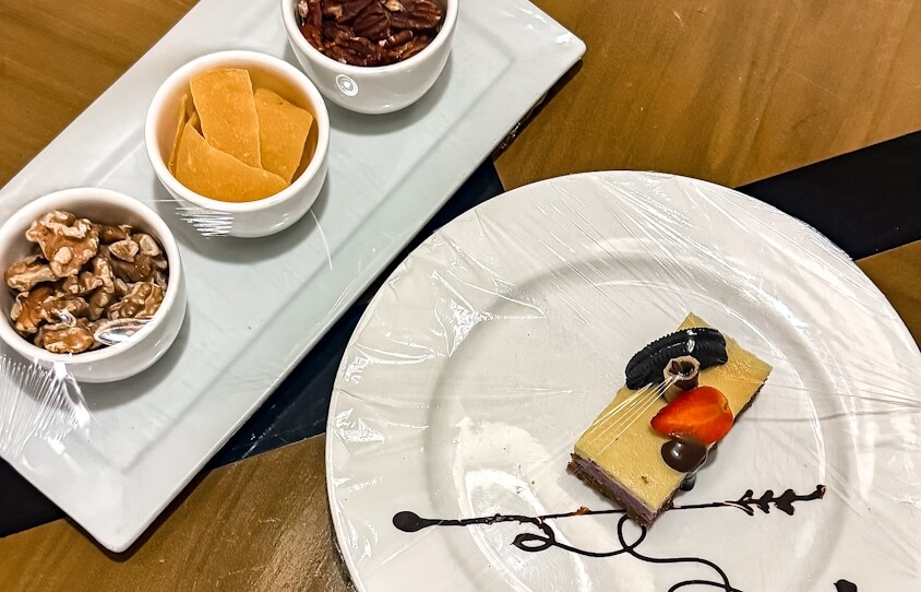 discovery suites lloyd chua